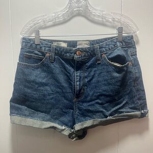 Universal Thread Shorts Vintage Midi Women’s Size‎ 12/31R Blue Denim Medium Wash